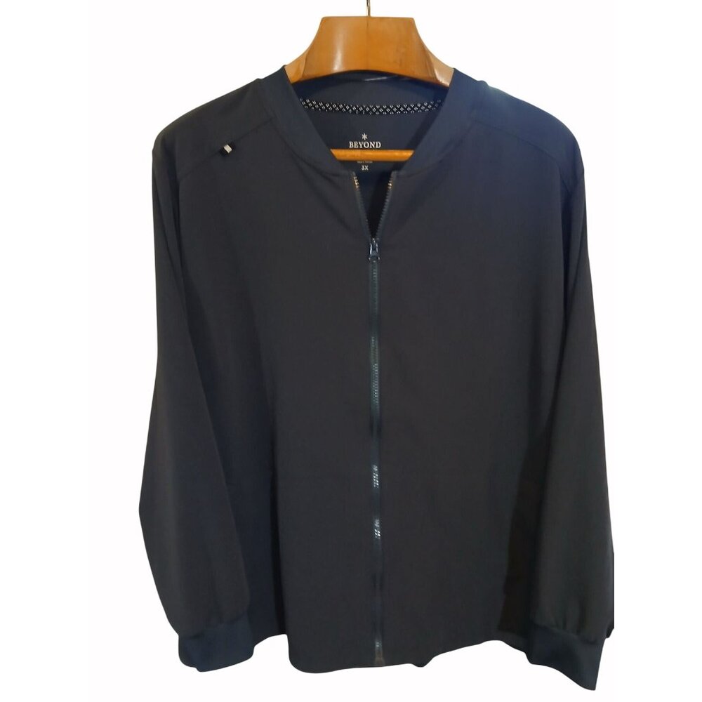 Beyond Scrubs Womens Gray Zip Front Jacket Size 3X Plus Polyester Spandex Blend